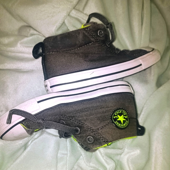 Converse SIZE 10 TODDLER GREY & LIME GREEN HIGH TOPS -EUC - Picture 3 of 6